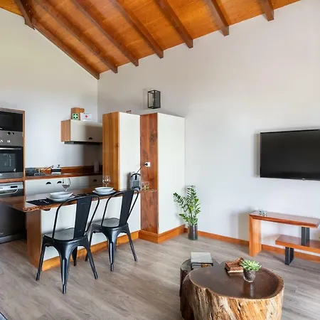 Rochao Village By Rent2u, Lda בית הארחה