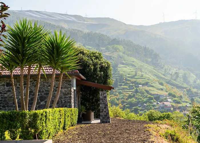 Rochao Village By Rent2u, Lda 게스트하우스 4*