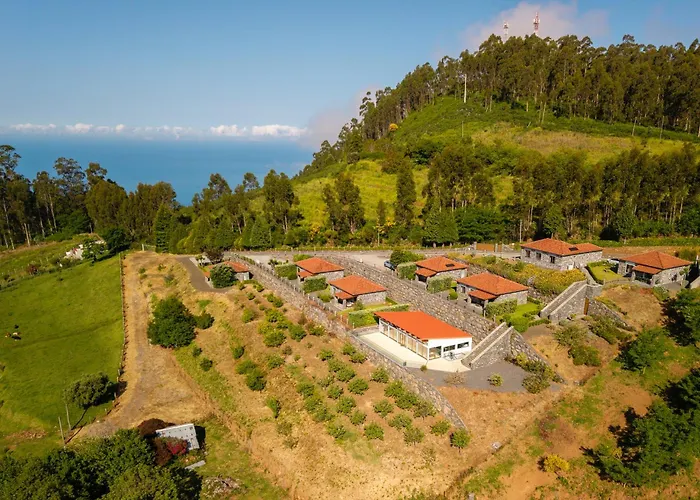 Affittacamere Rochao Village By Rent2u, Lda Calheta (Madeira)