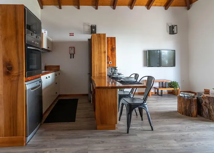 Affittacamere Rochao Village By Rent2u, Lda Calheta (Madeira)