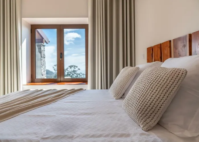 Konukevi Rochao Village By Rent2u, Lda Calheta (Madeira)